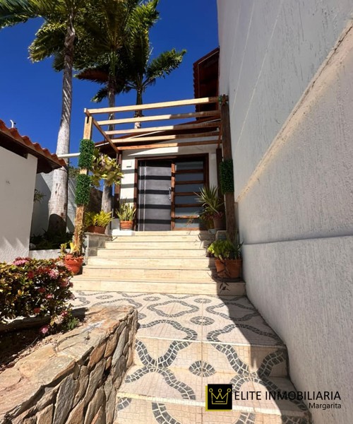 Luxury House for Sale Urb. Paraíso II Margarita Island